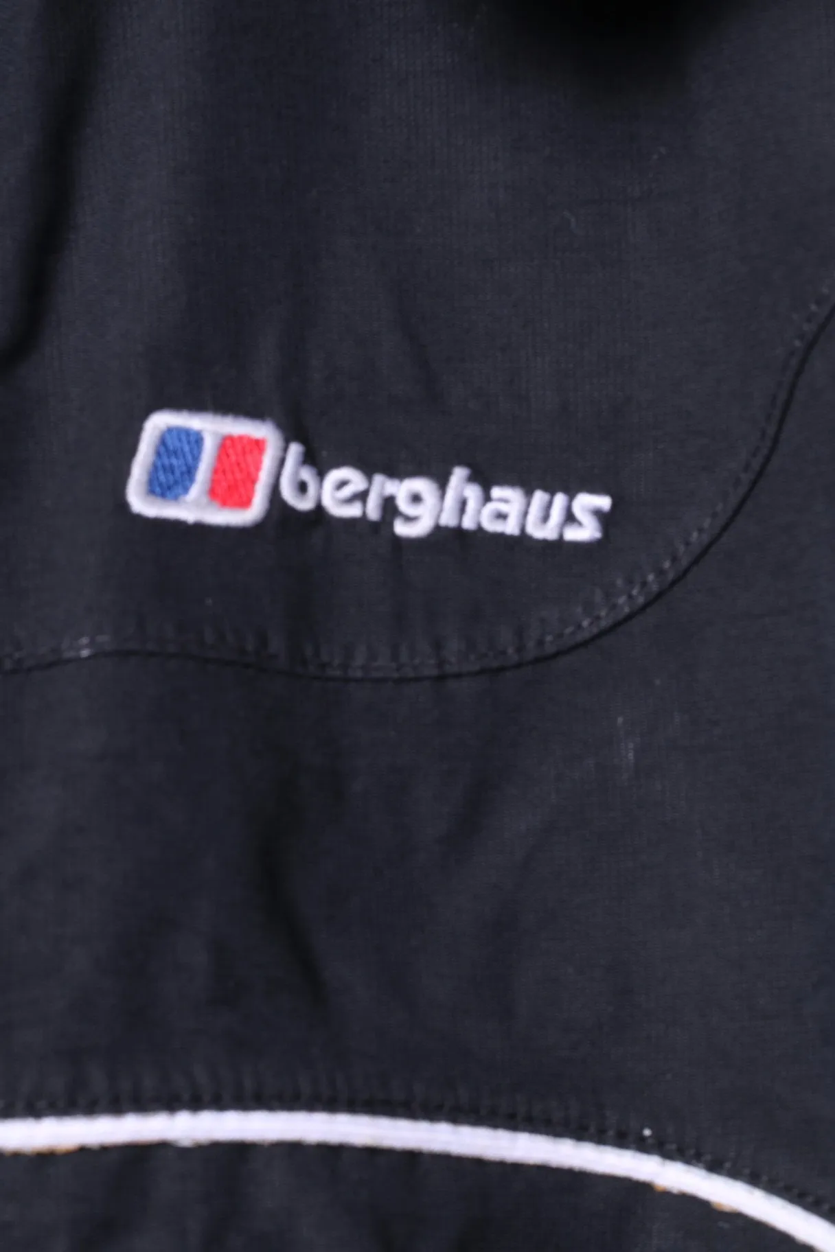 Berghaus Boys 9-10 Age 134-140 Jacket Black Padded Hooded Outdoor Top