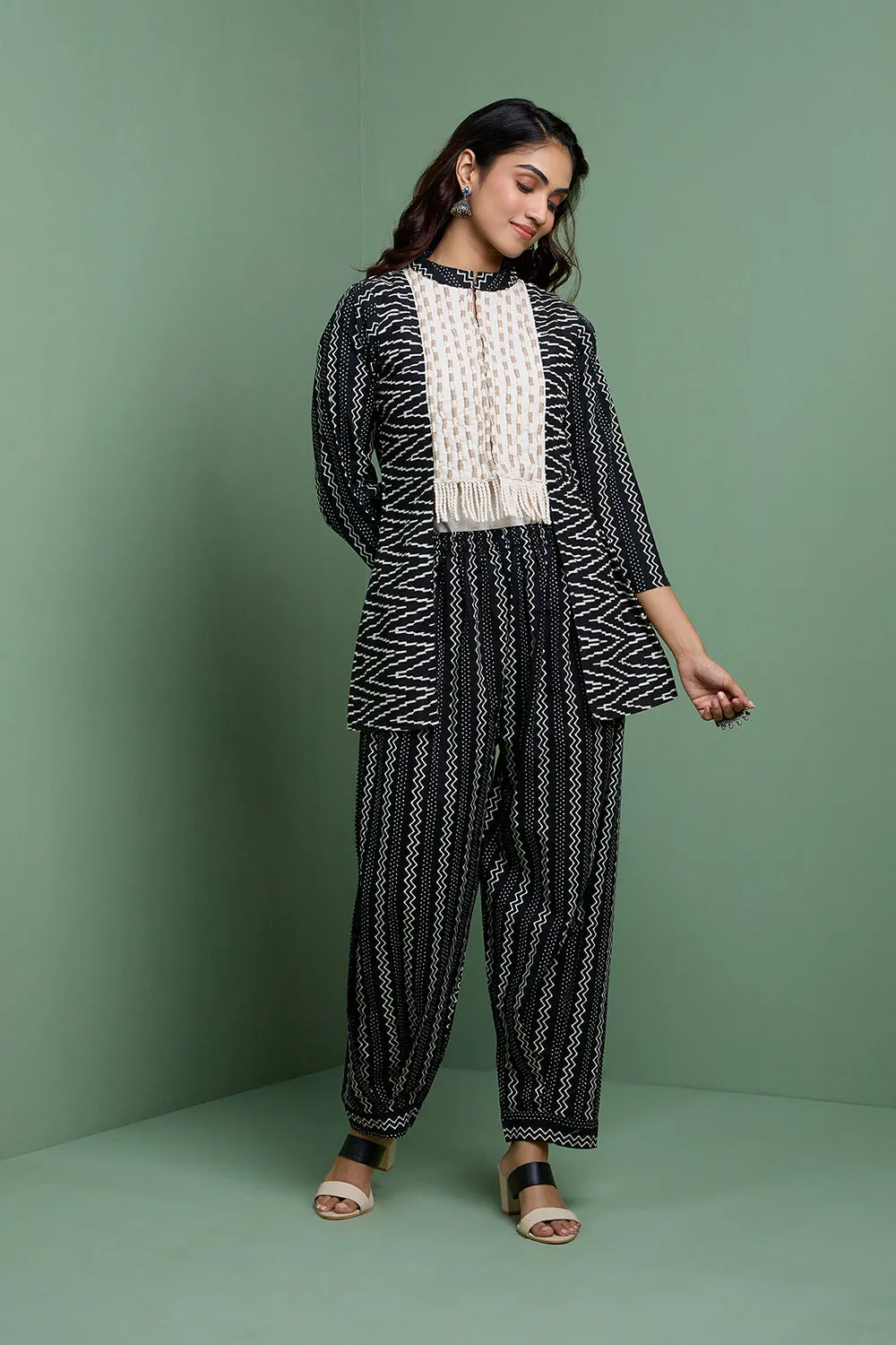 MASTANEY -Black & White Jacket With Inner And Pant